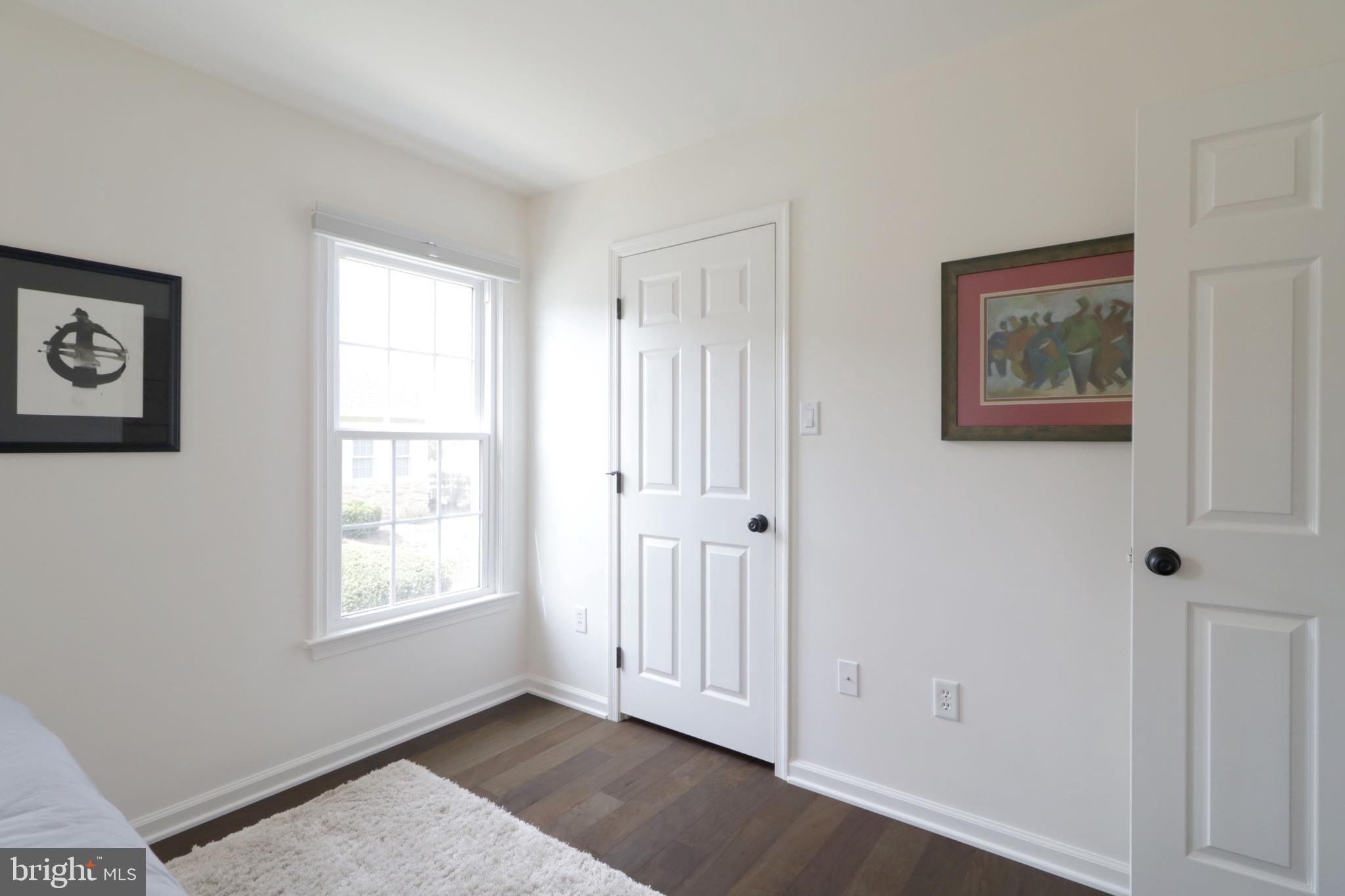 THOROUGHBRED CROSSING - Residential