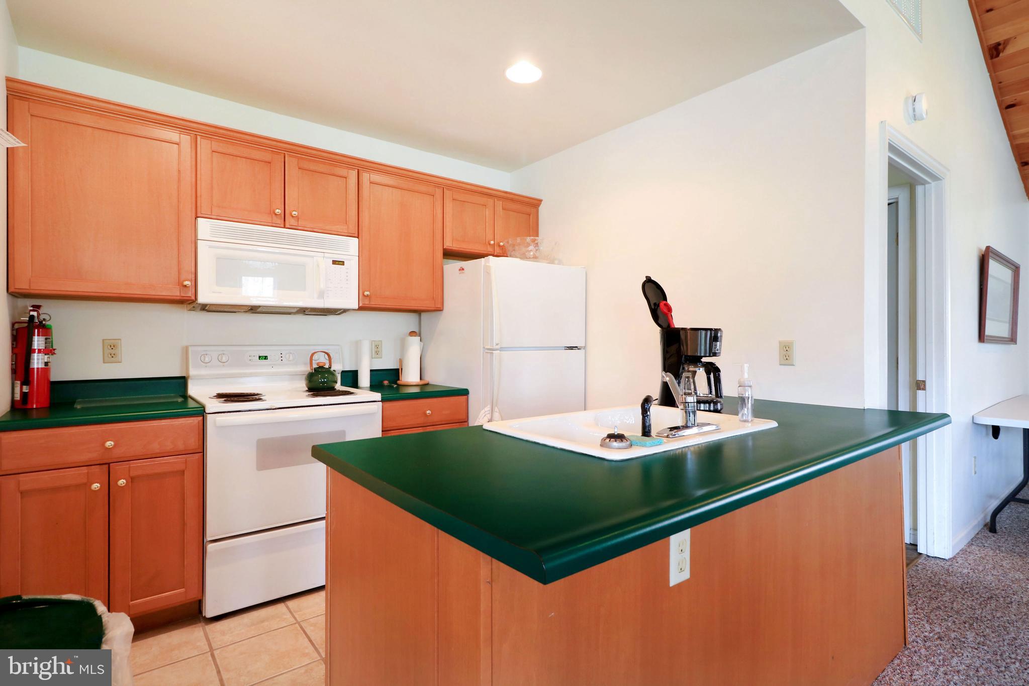 THOROUGHBRED CROSSING - Residential