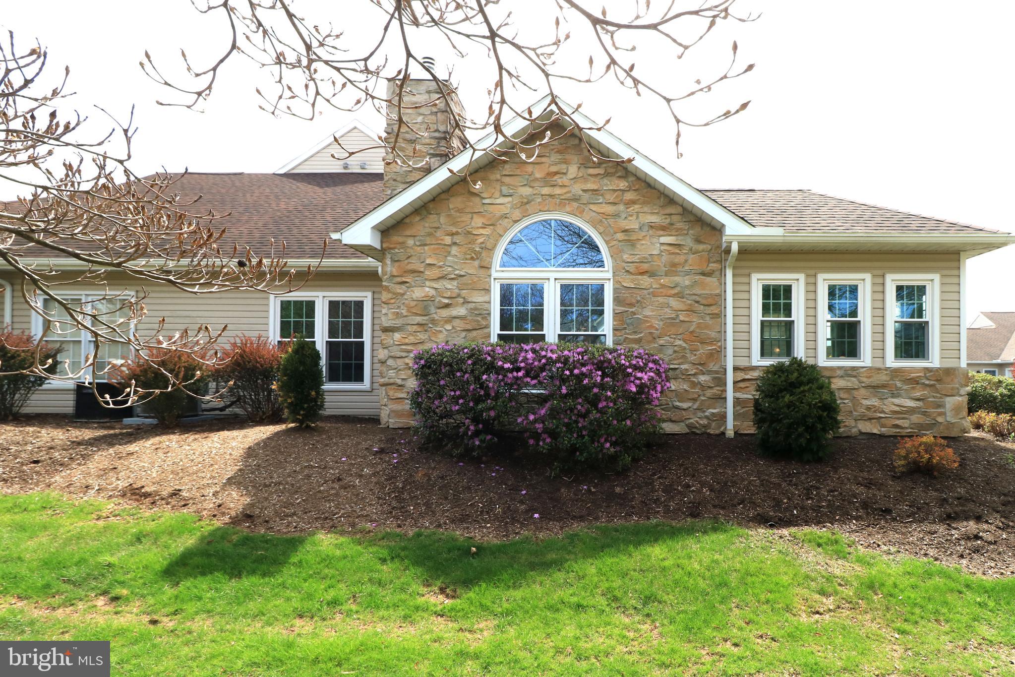 THOROUGHBRED CROSSING - Residential