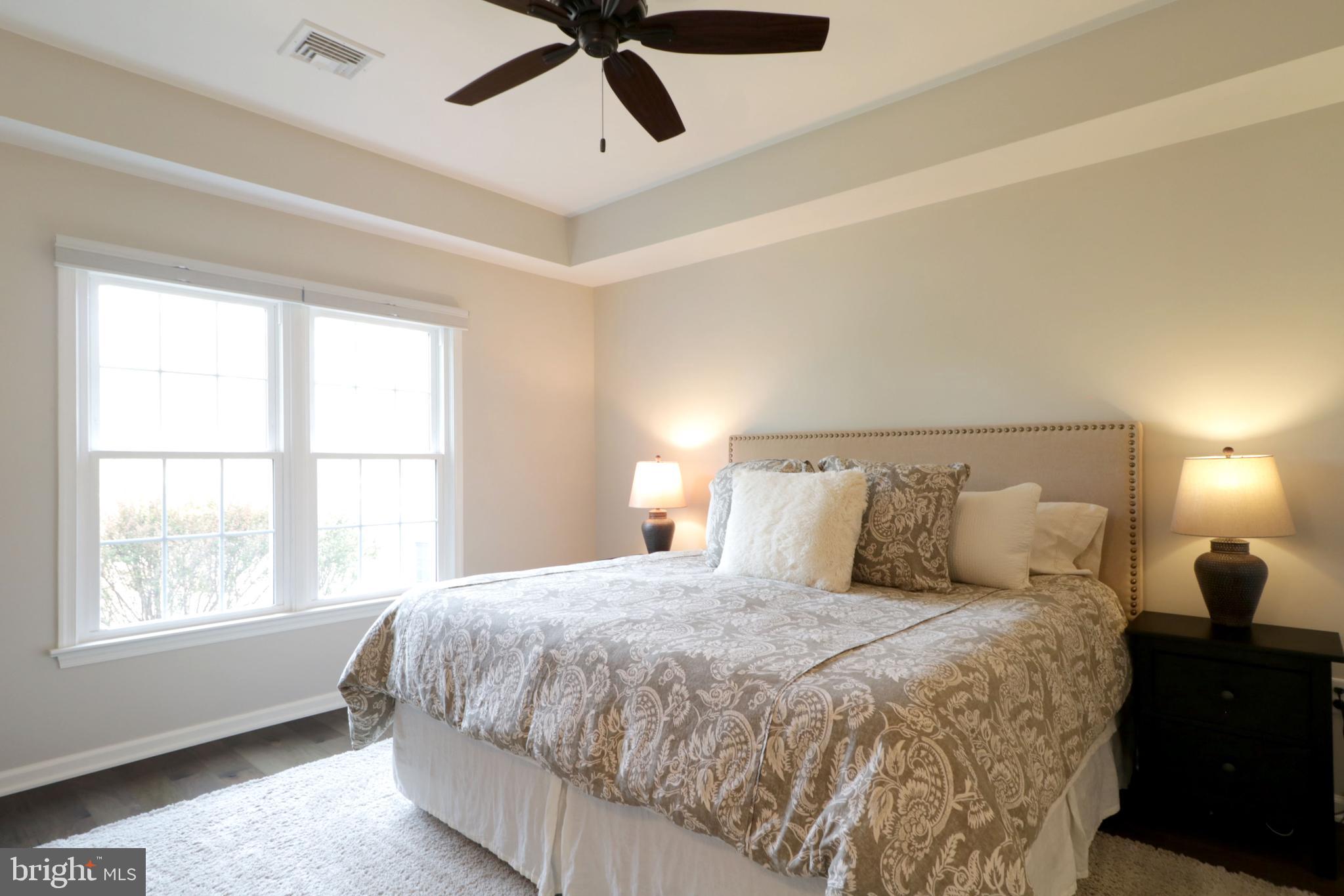 THOROUGHBRED CROSSING - Residential