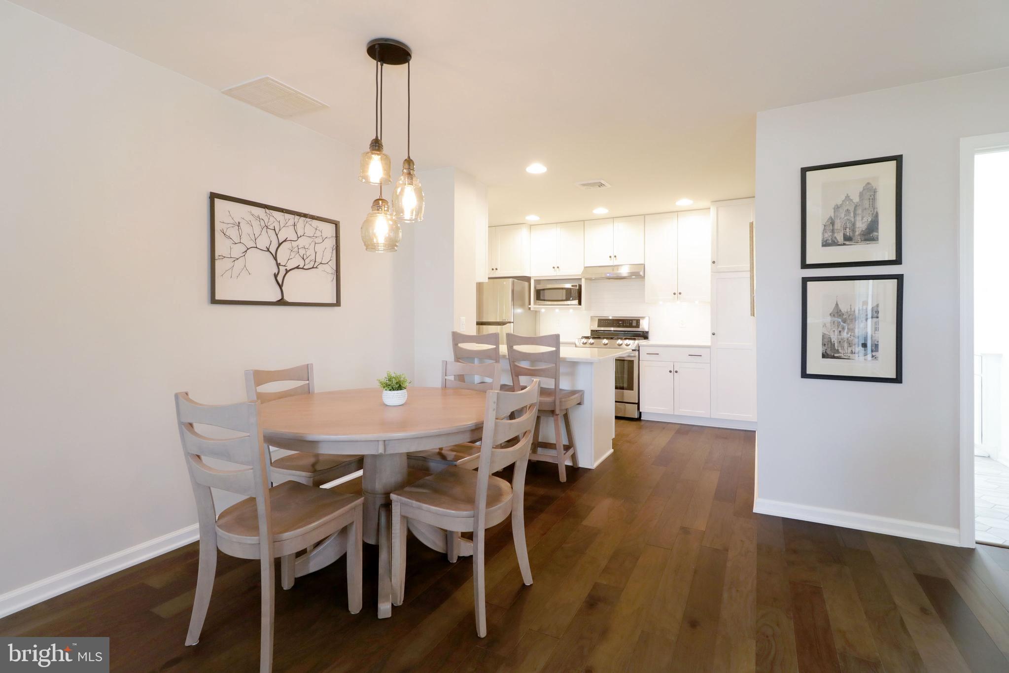 THOROUGHBRED CROSSING - Residential