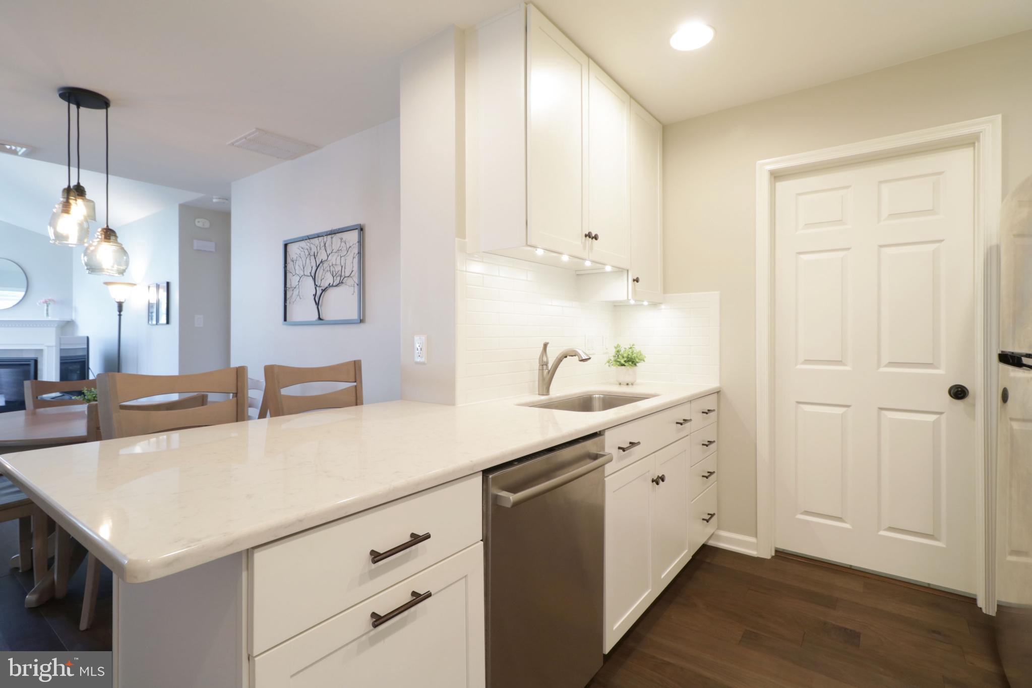 THOROUGHBRED CROSSING - Residential