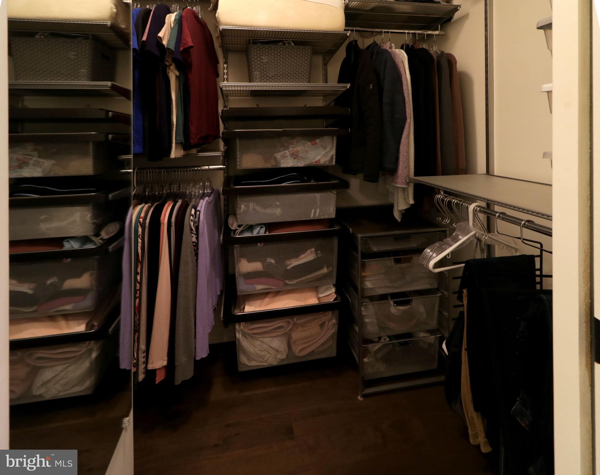 THOROUGHBRED CROSSING - Residential