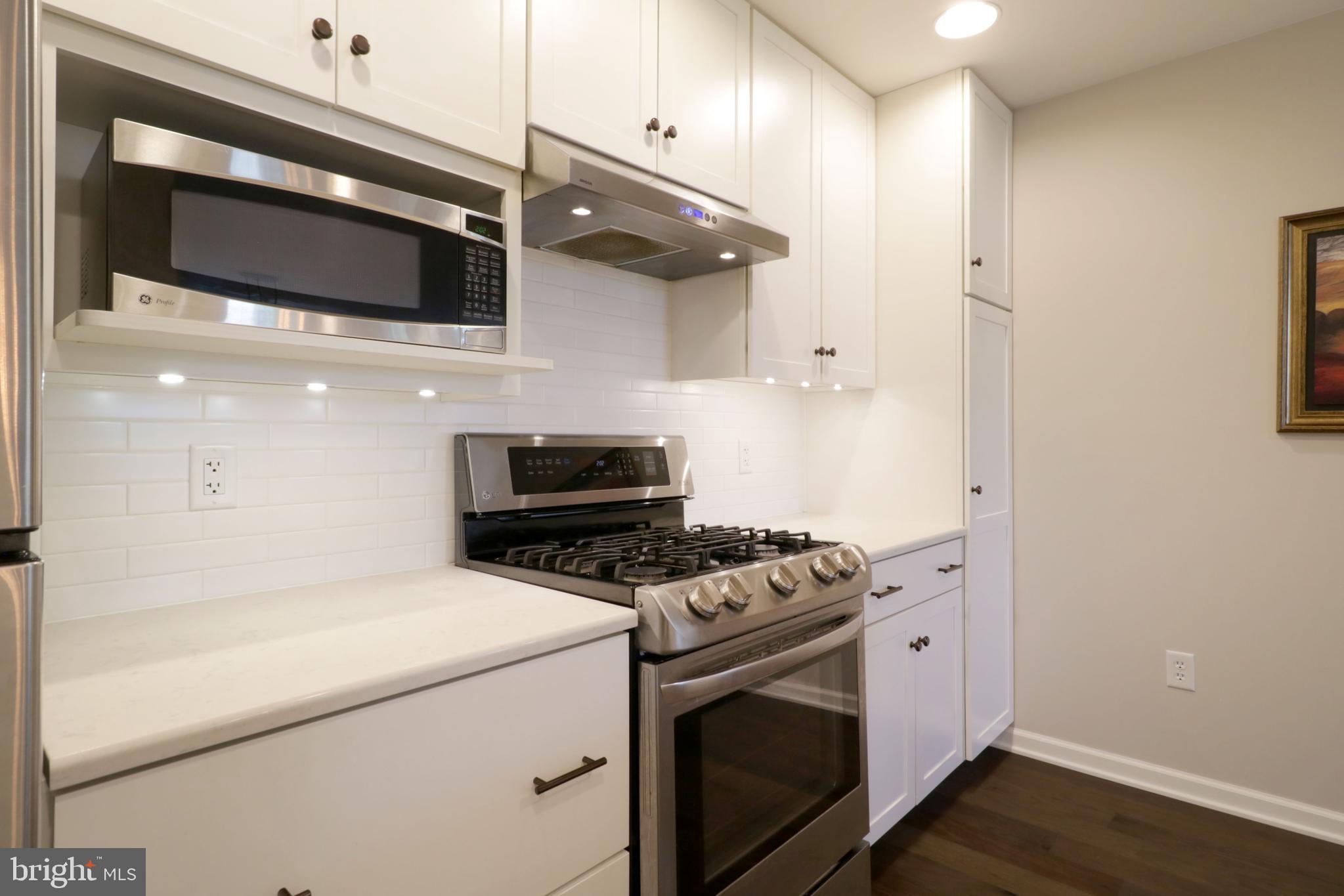 THOROUGHBRED CROSSING - Residential