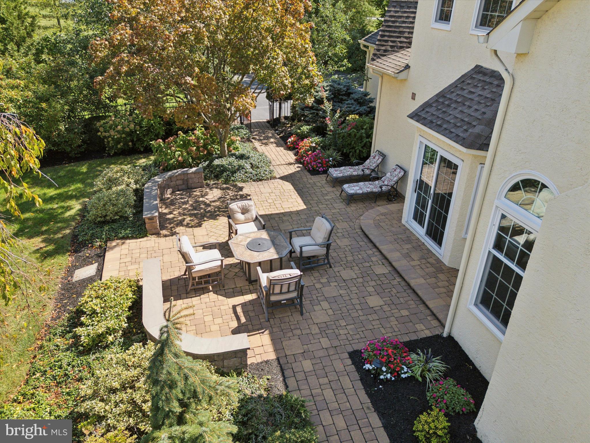 HILLCREST MDWS - Residential