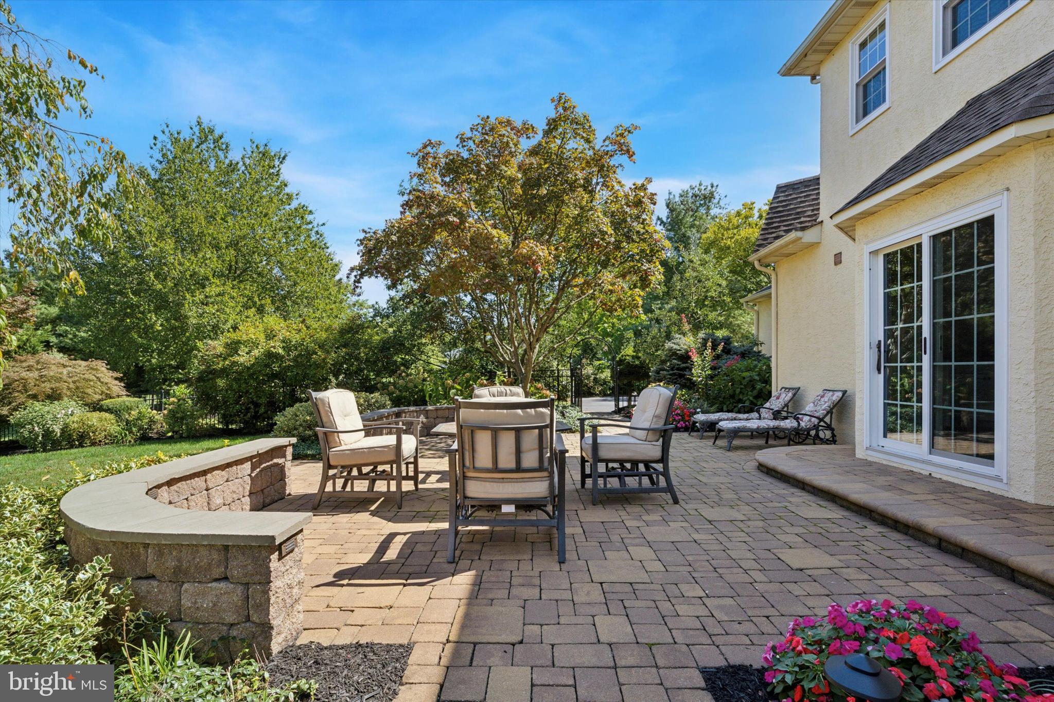 HILLCREST MDWS - Residential