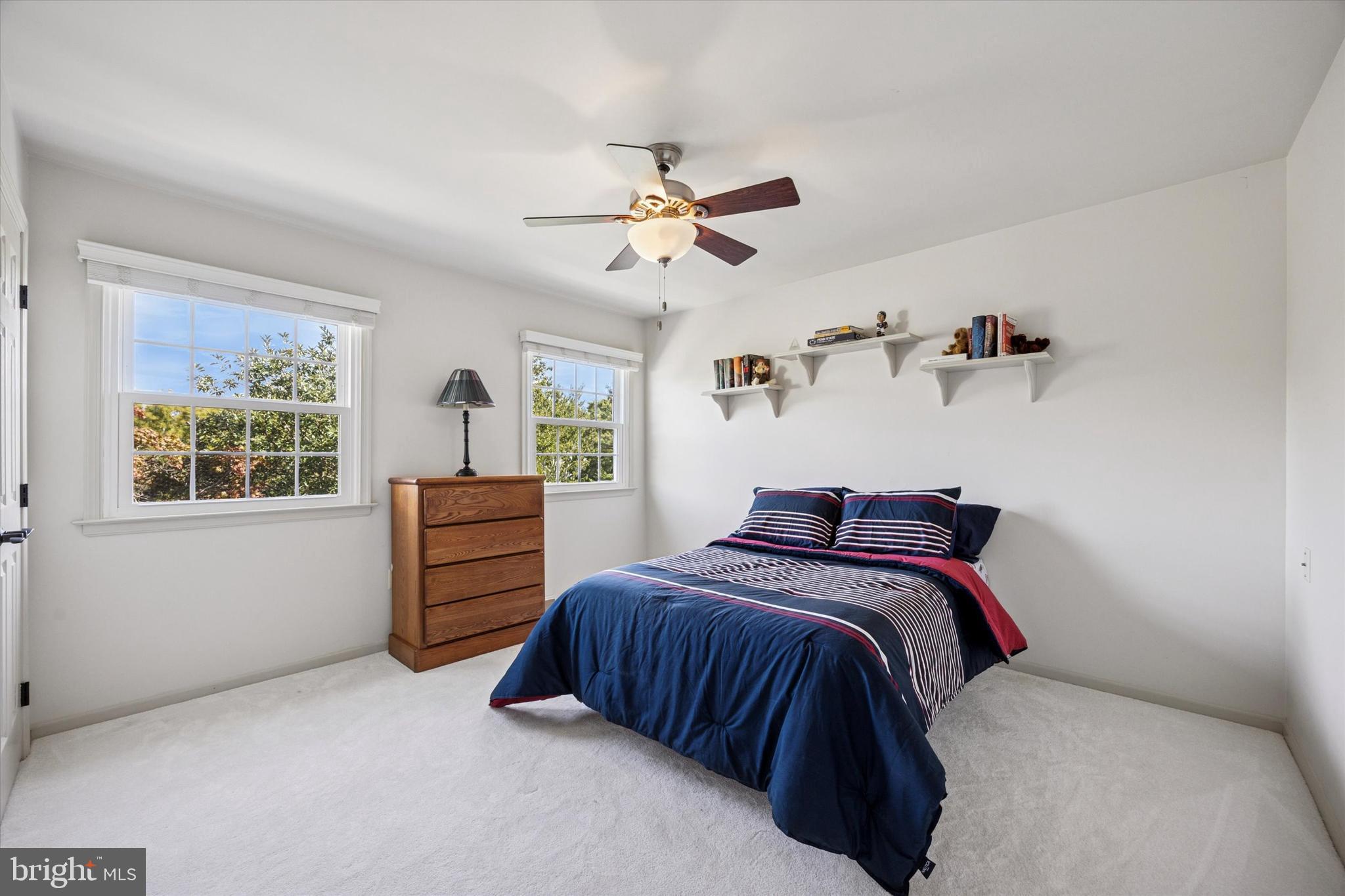 HILLCREST MDWS - Residential