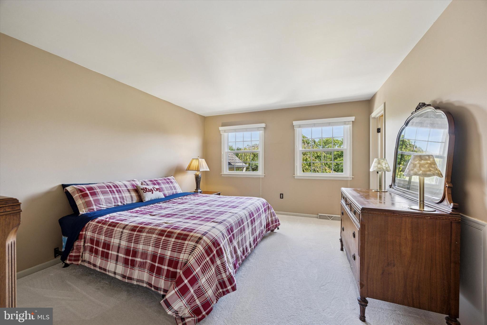 HILLCREST MDWS - Residential