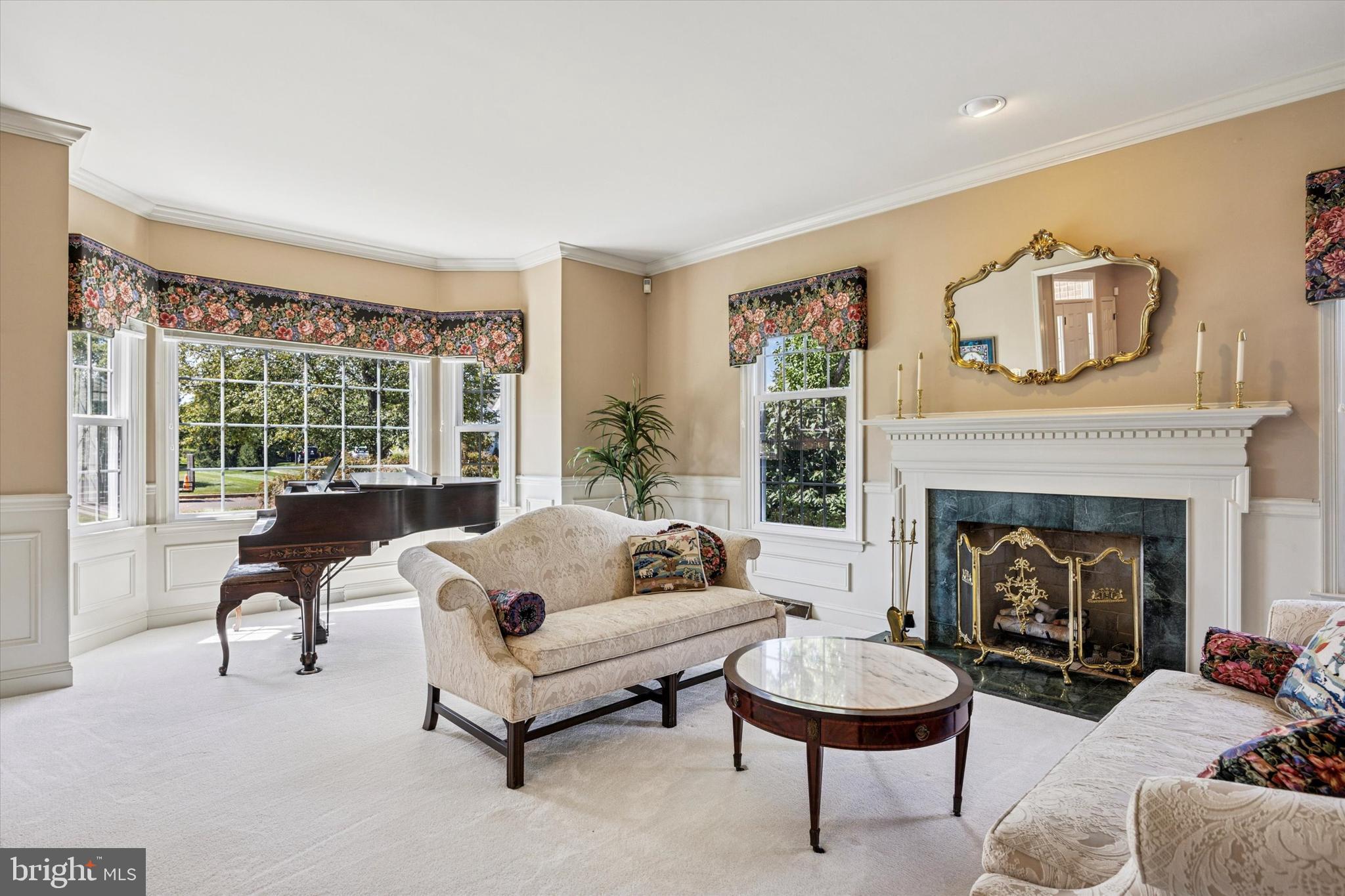 HILLCREST MDWS - Residential