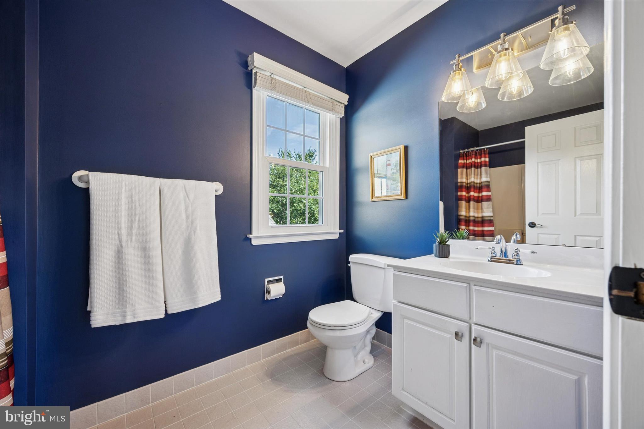 HILLCREST MDWS - Residential