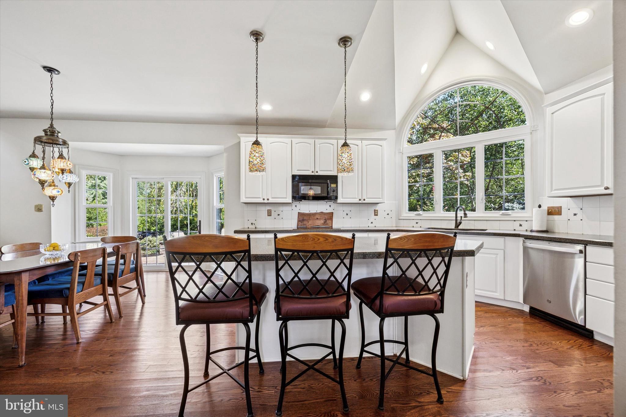 HILLCREST MDWS - Residential