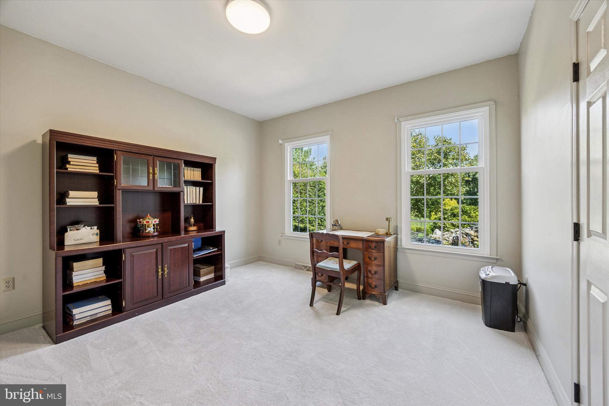 HILLCREST MDWS - Residential