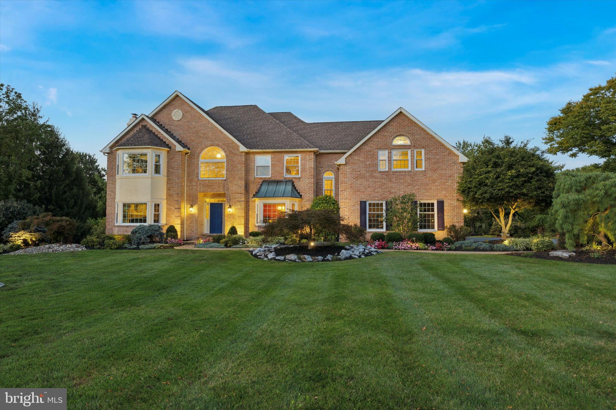 2587 HILLCREST DRIVE