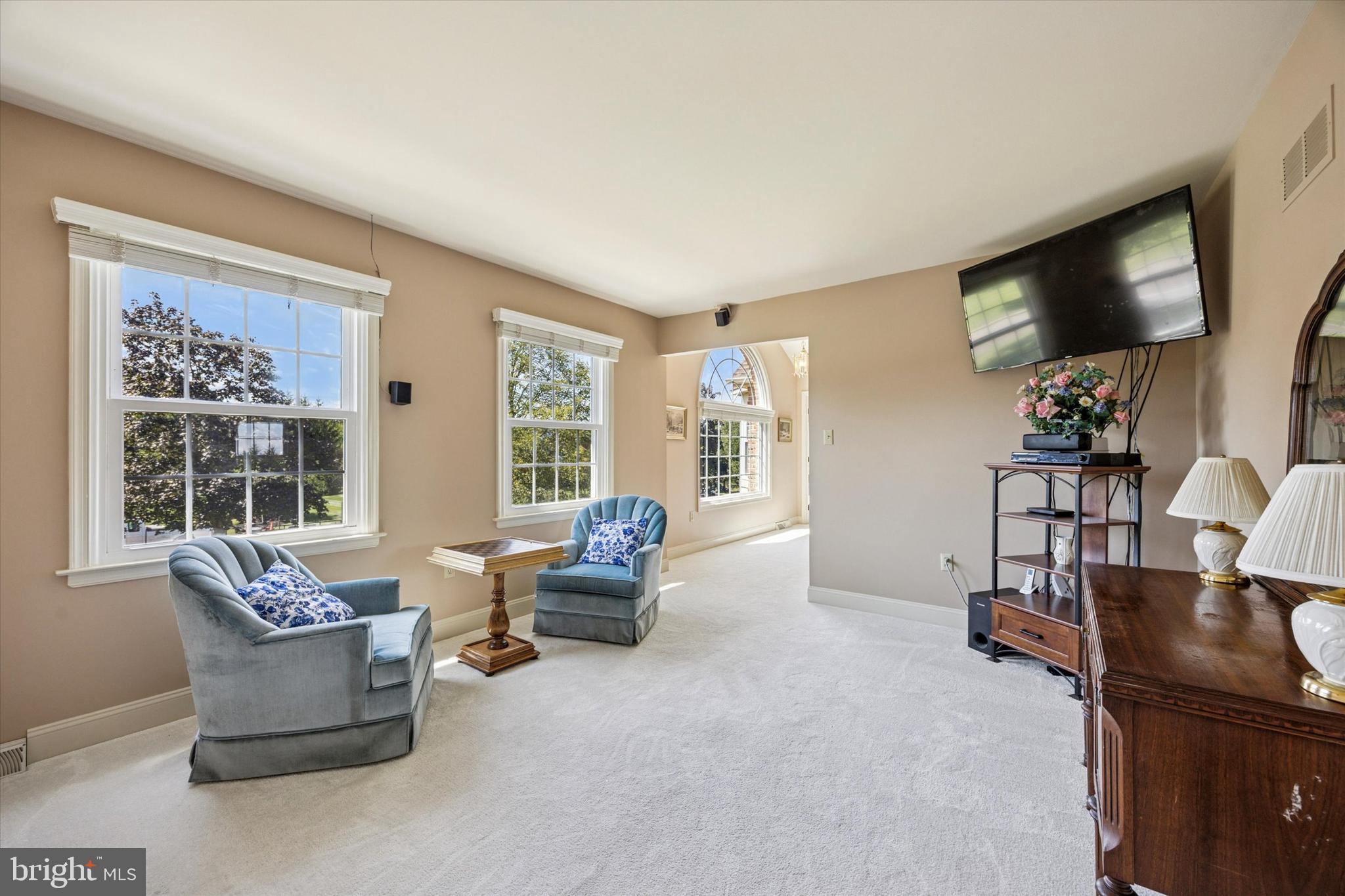 HILLCREST MDWS - Residential