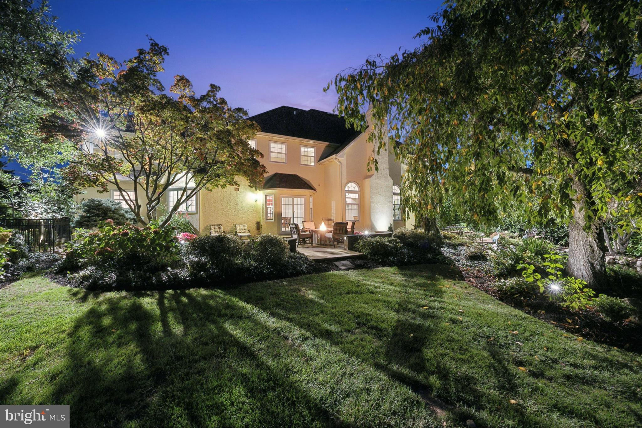 HILLCREST MDWS - Residential