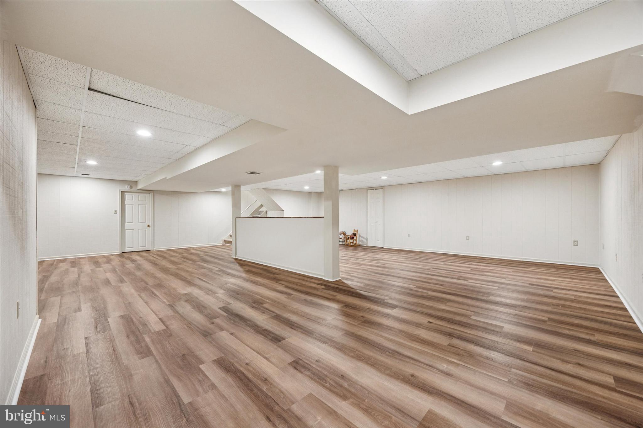 HILLCREST MDWS - Residential