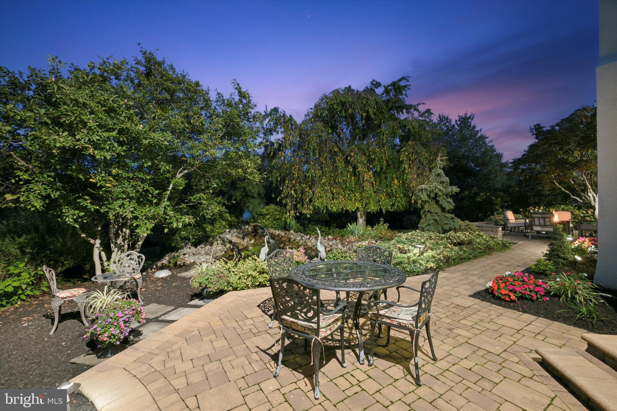 HILLCREST MDWS - Residential