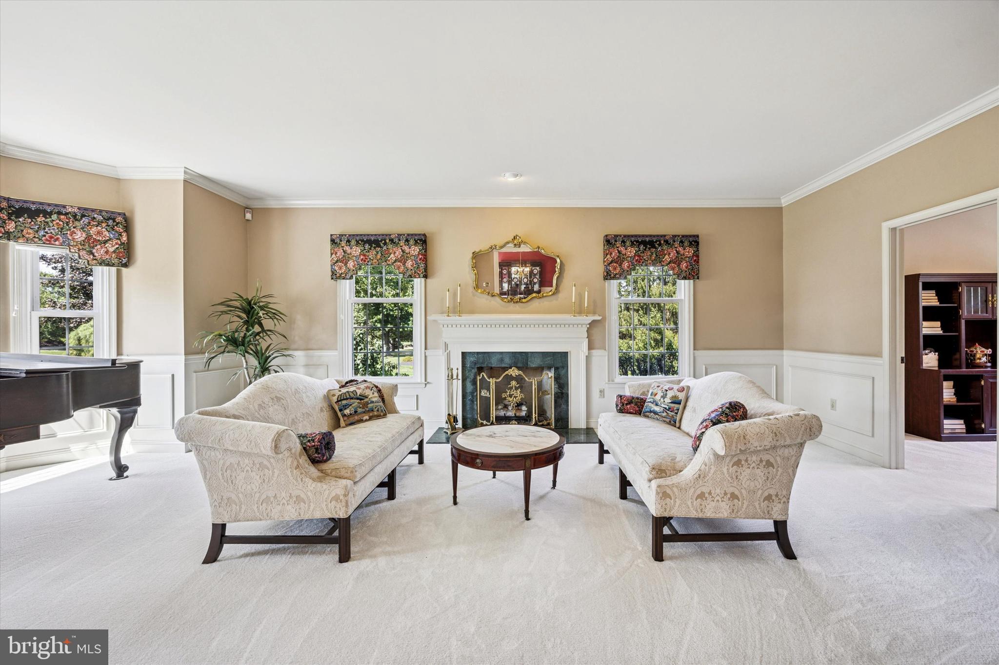 HILLCREST MDWS - Residential