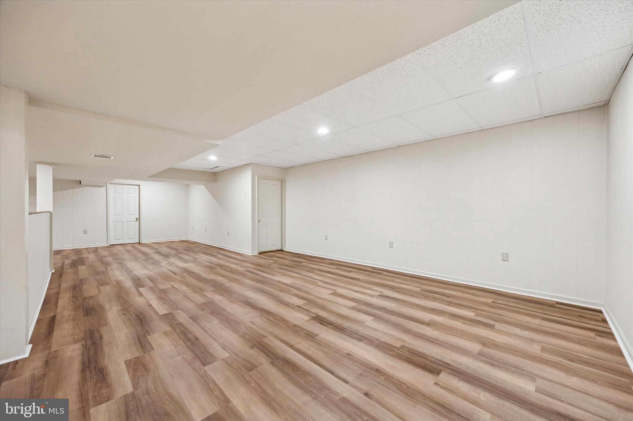 HILLCREST MDWS - Residential