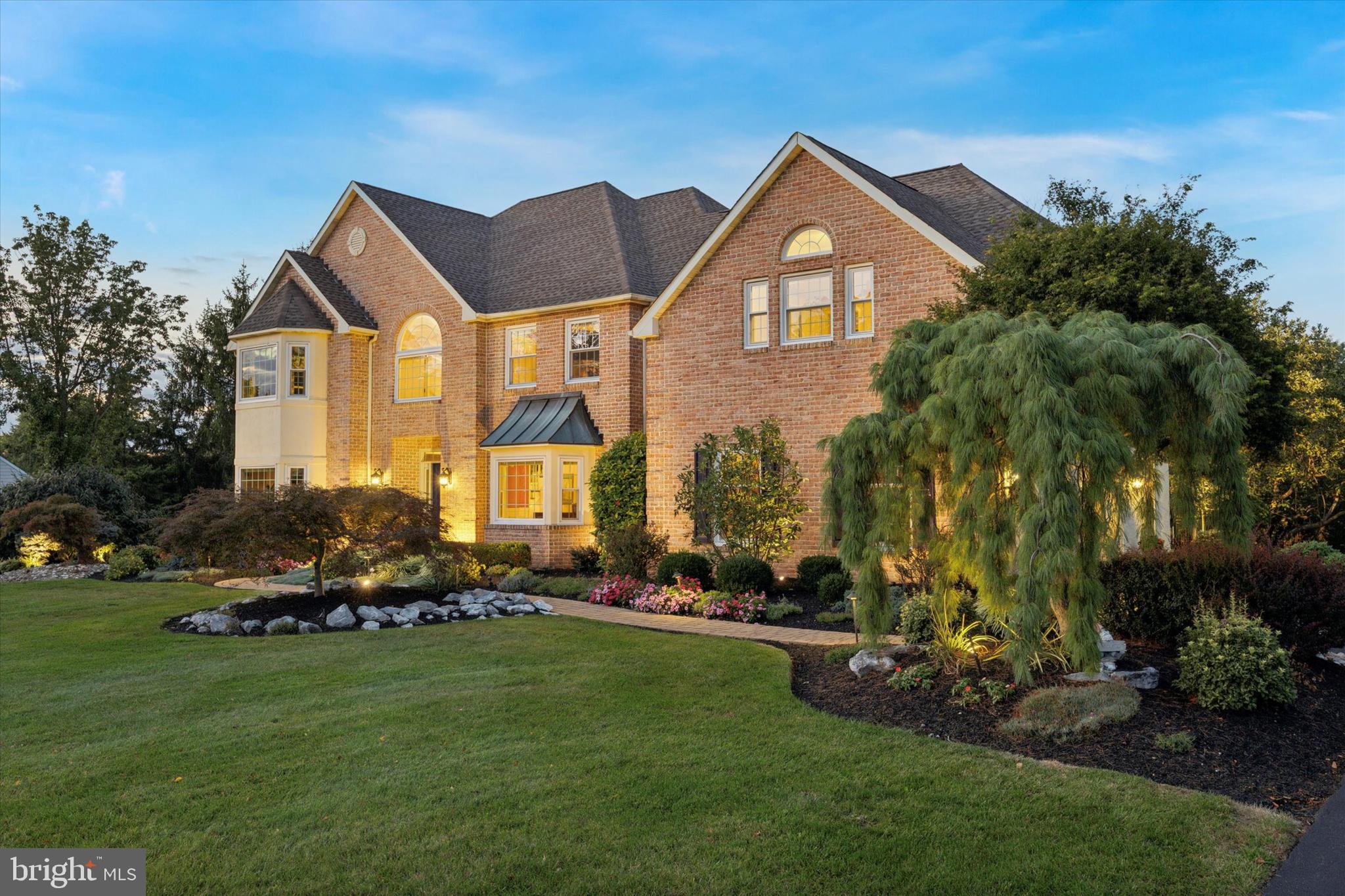 2587 HILLCREST DRIVE