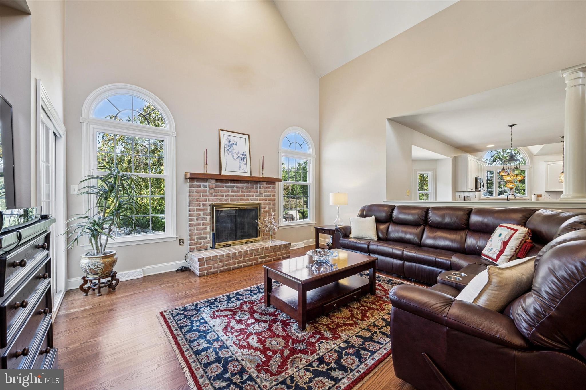 HILLCREST MDWS - Residential