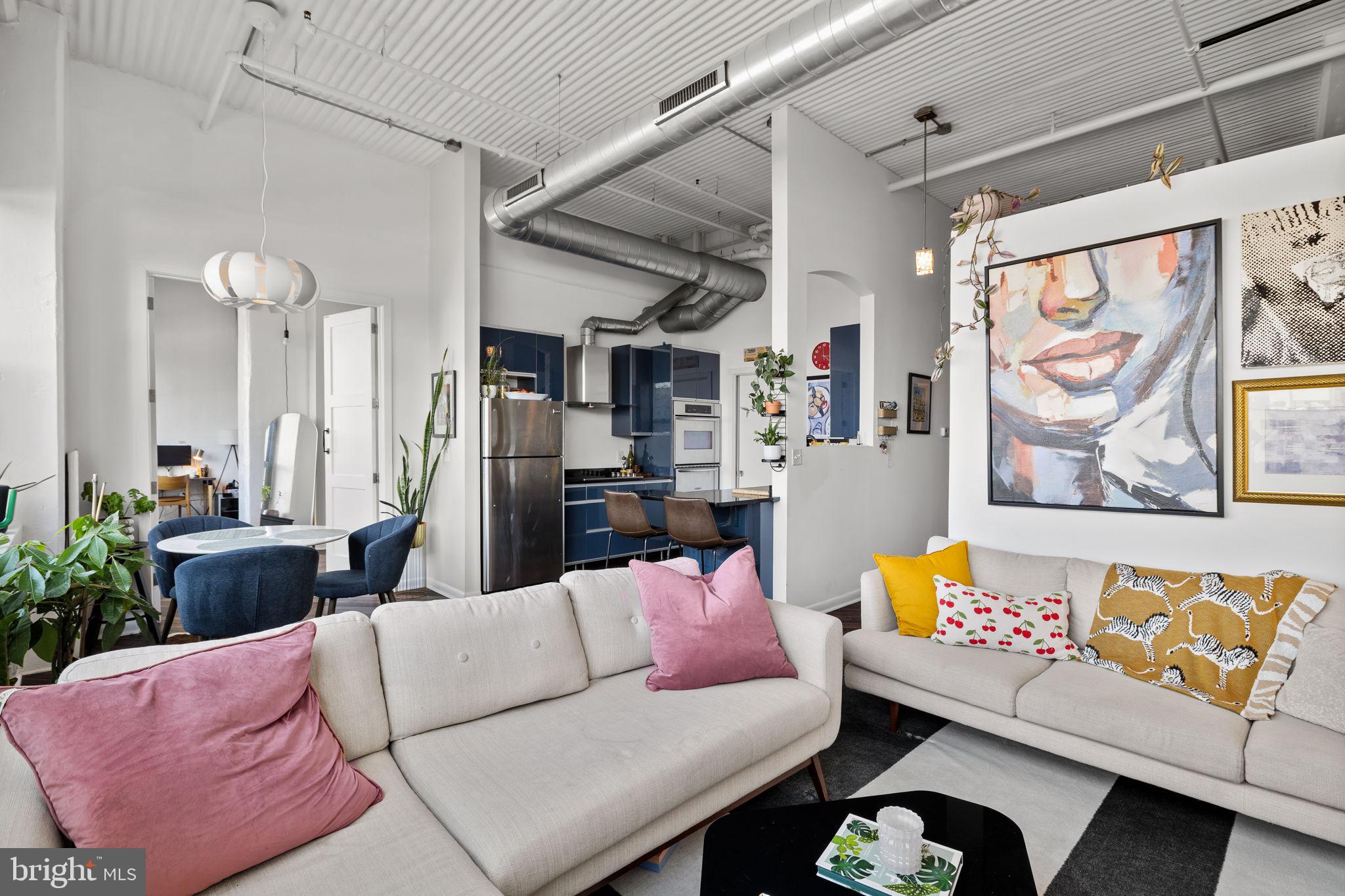 2200 ARCH STREET 28 804
