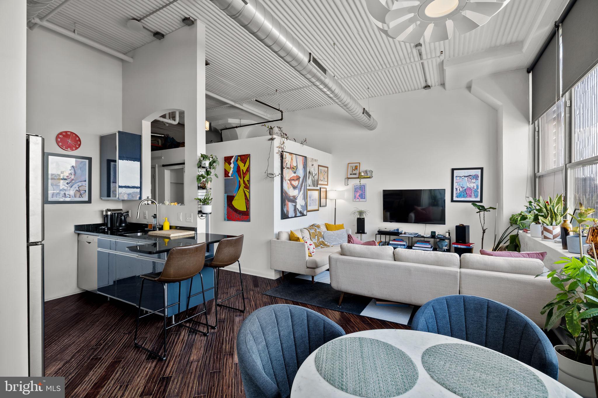 2200 ARCH STREET 28 804