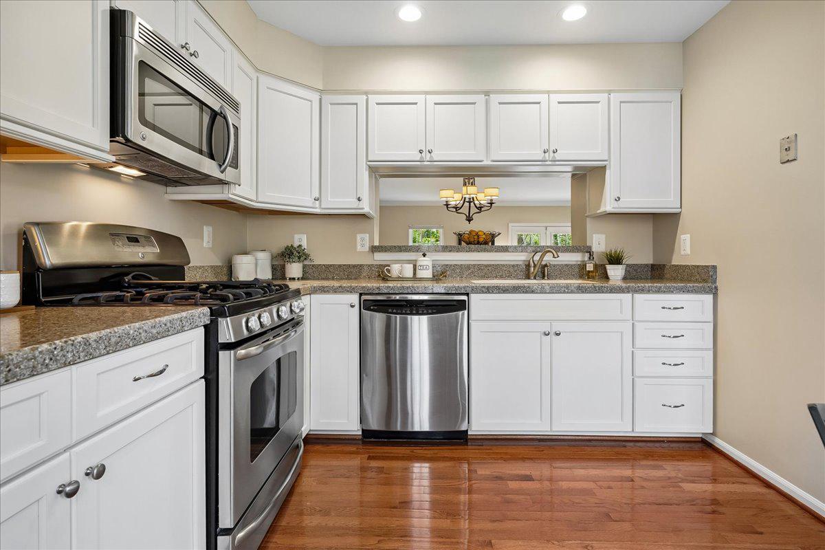 6556 KELSEY POINT CIRCLE