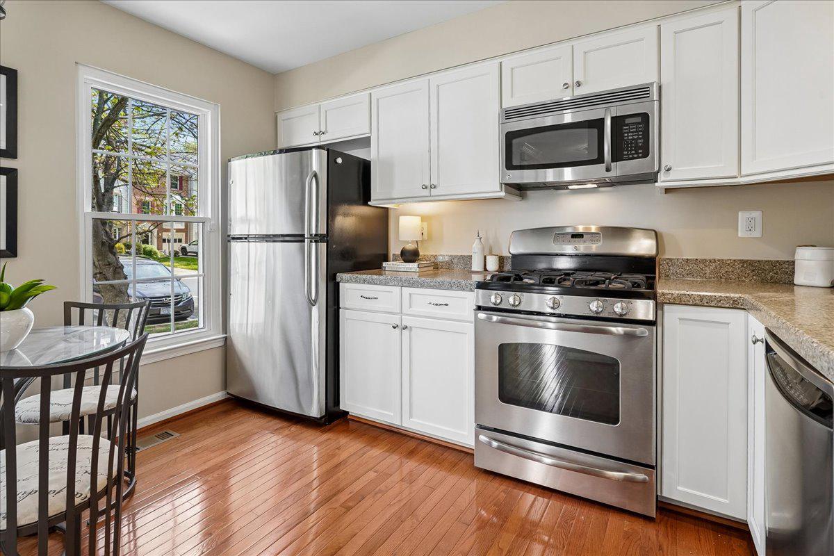 6556 KELSEY POINT CIRCLE