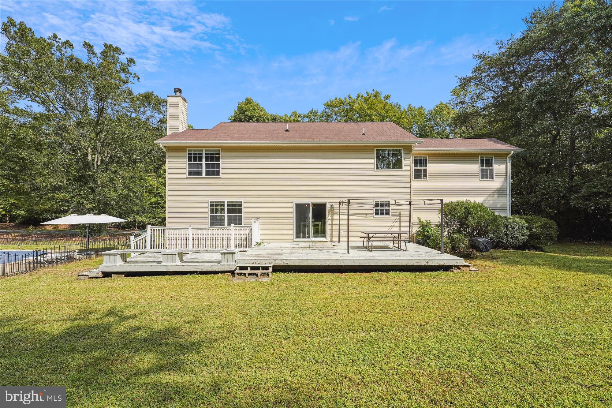 ISLAND CREEK WOODS - Residential