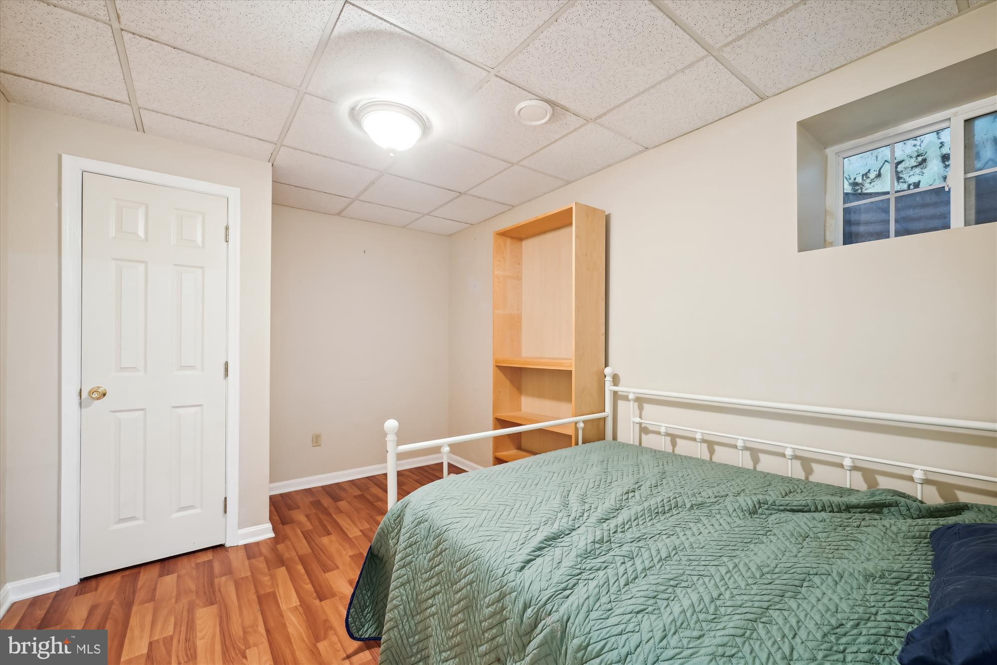 ISLAND CREEK WOODS - Residential