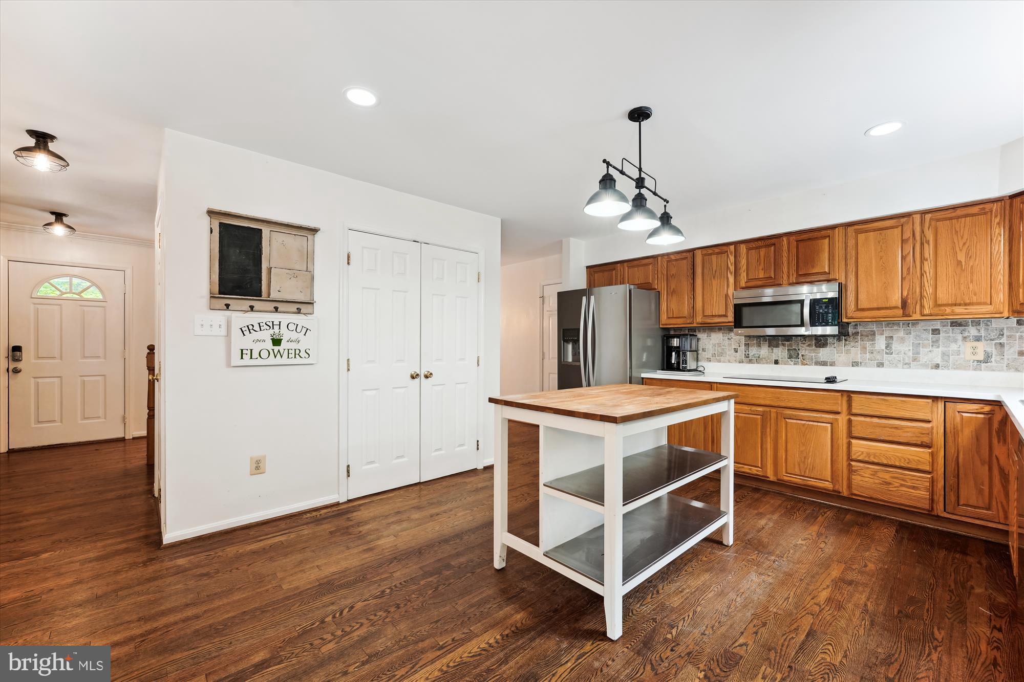 ISLAND CREEK WOODS - Residential