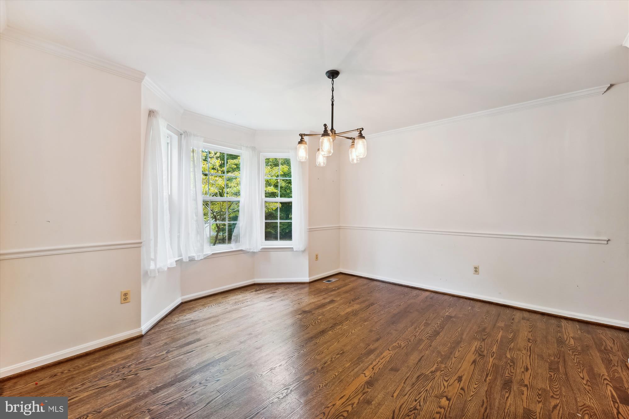 ISLAND CREEK WOODS - Residential