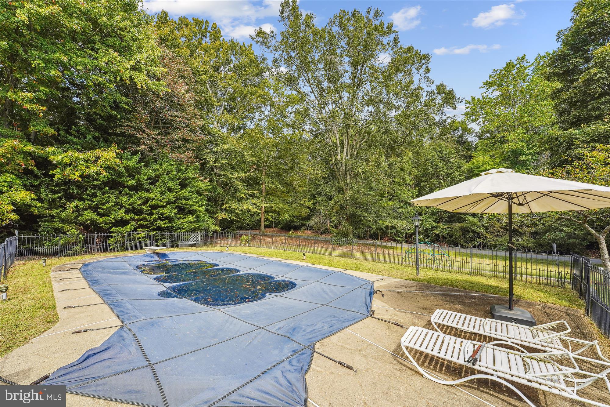 ISLAND CREEK WOODS - Residential