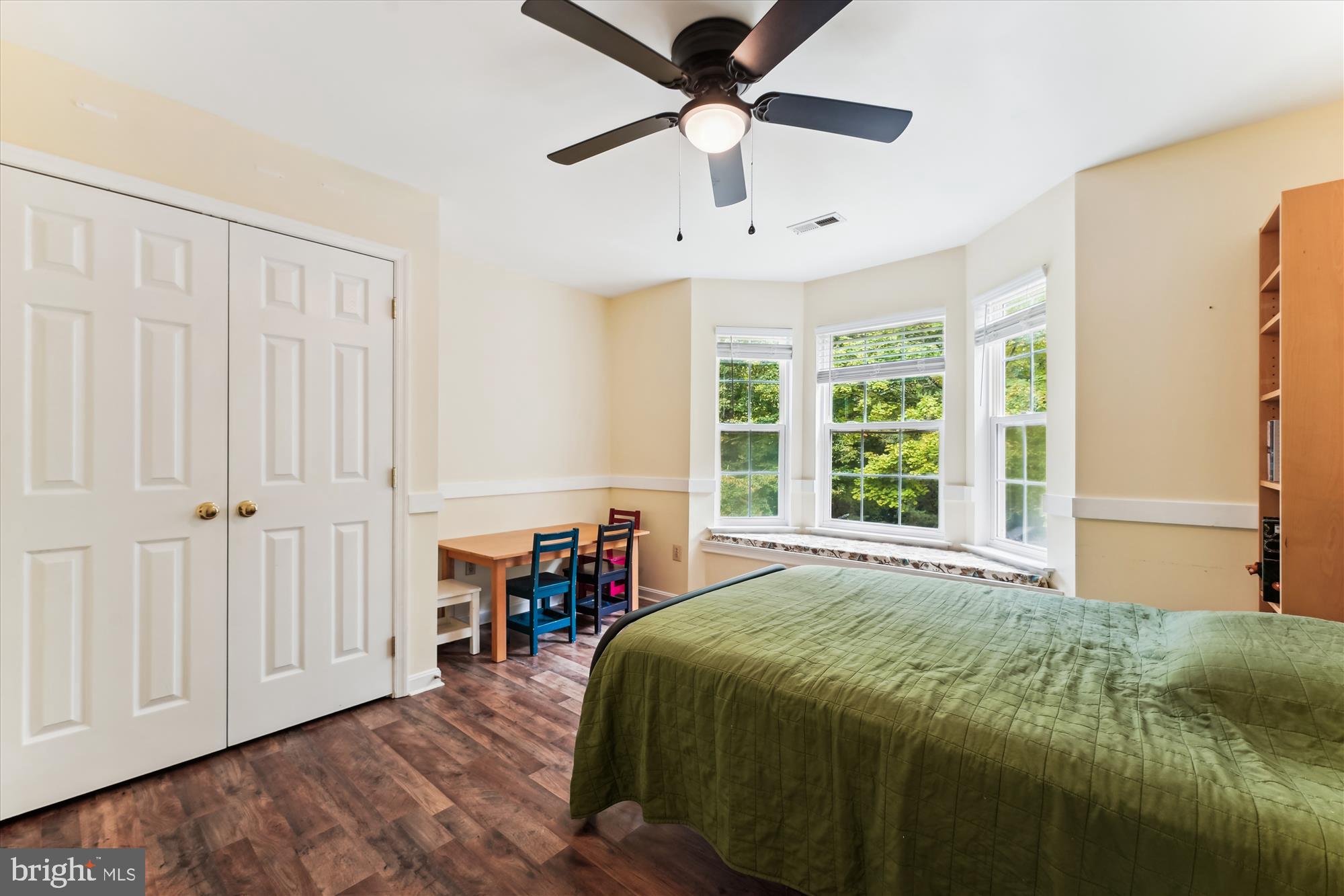 ISLAND CREEK WOODS - Residential