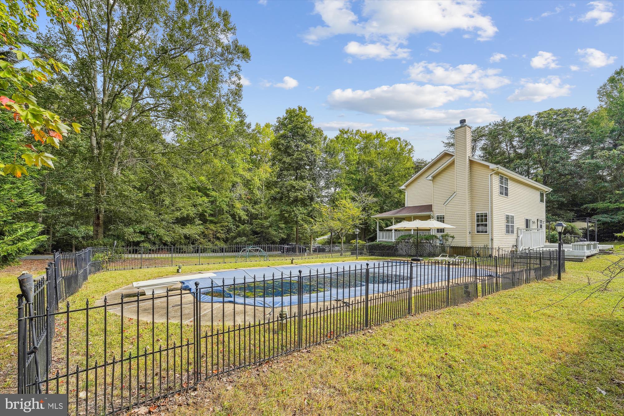 ISLAND CREEK WOODS - Residential