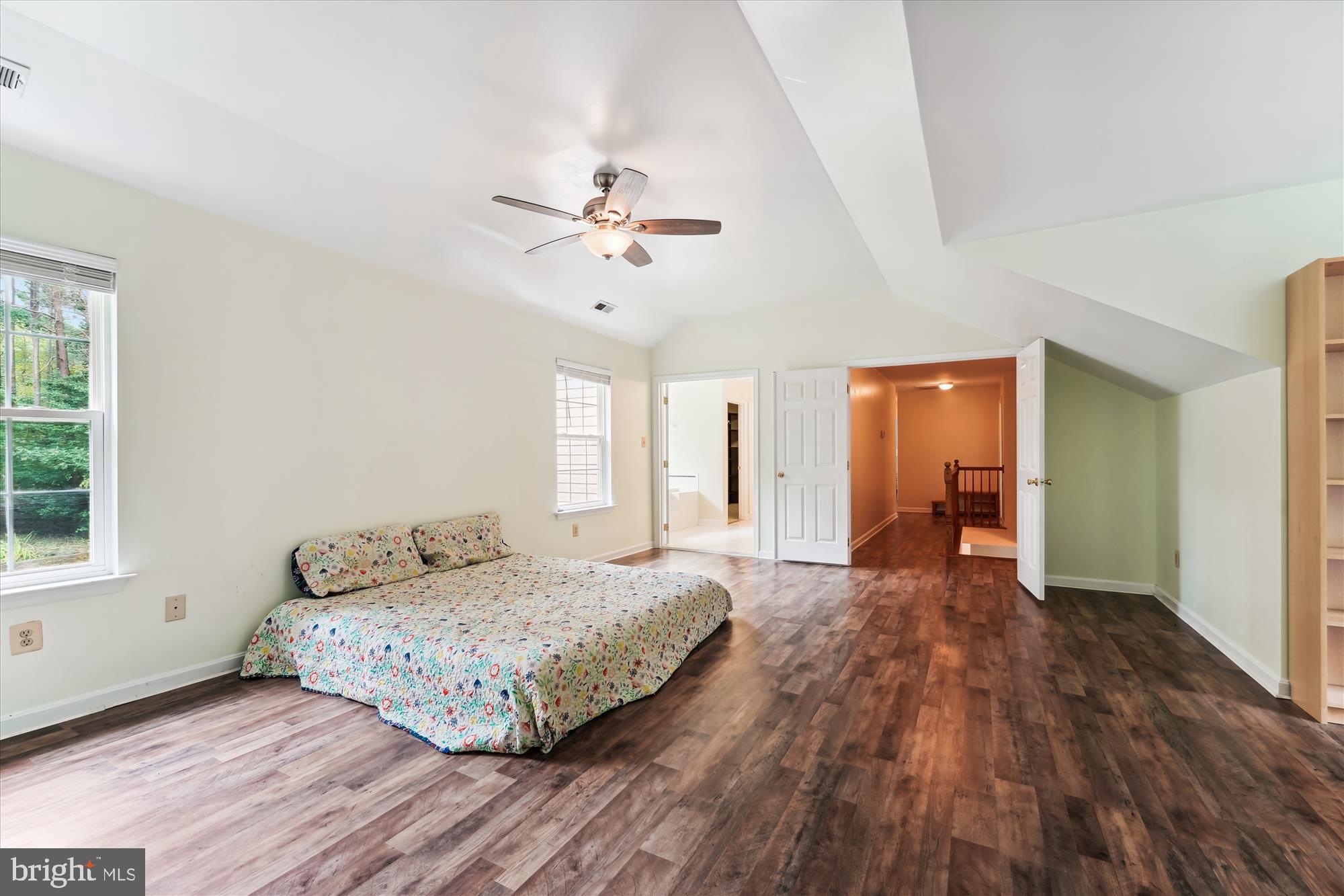 ISLAND CREEK WOODS - Residential