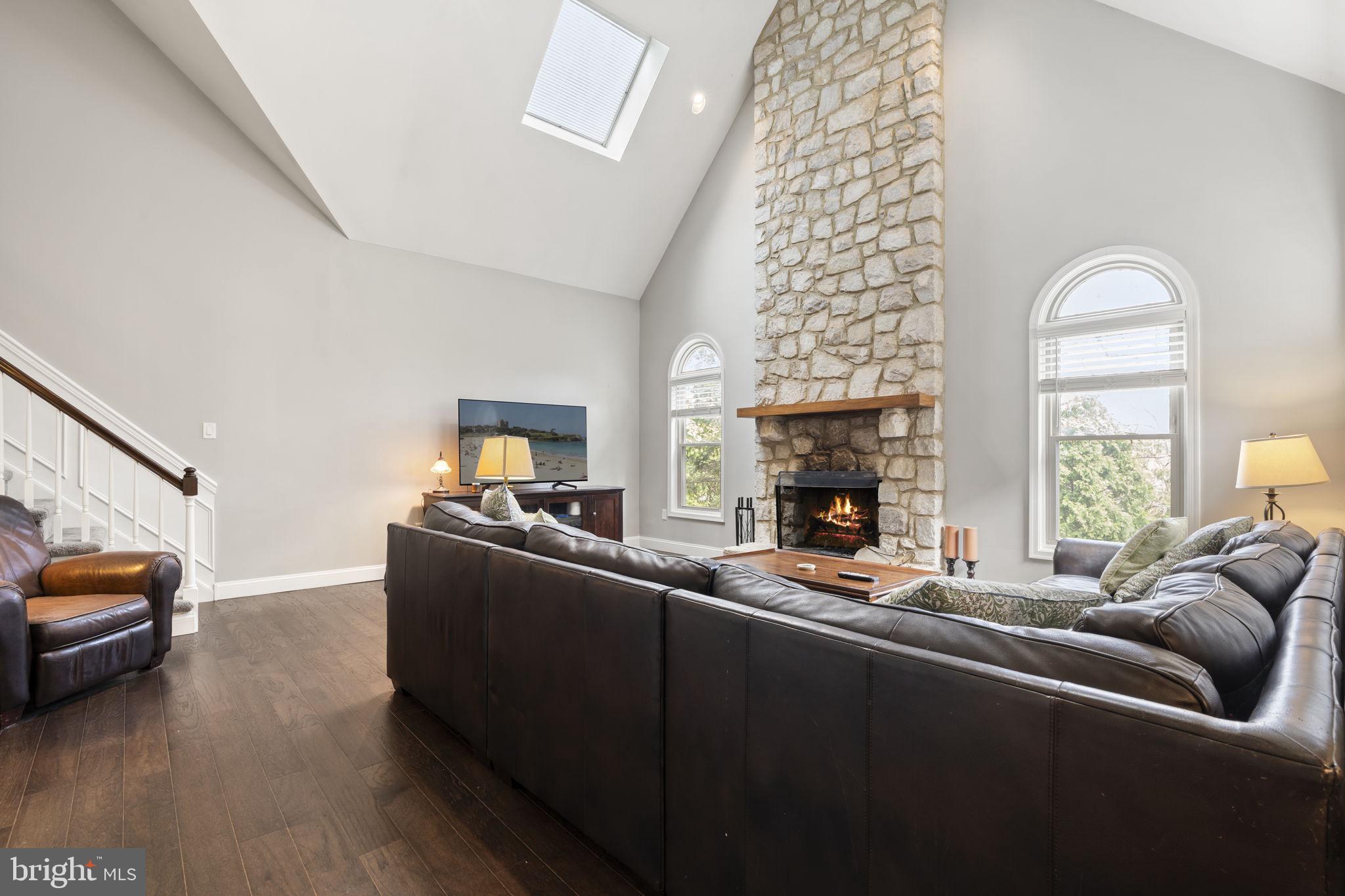 ESTATES OF COLLEGE - Residential