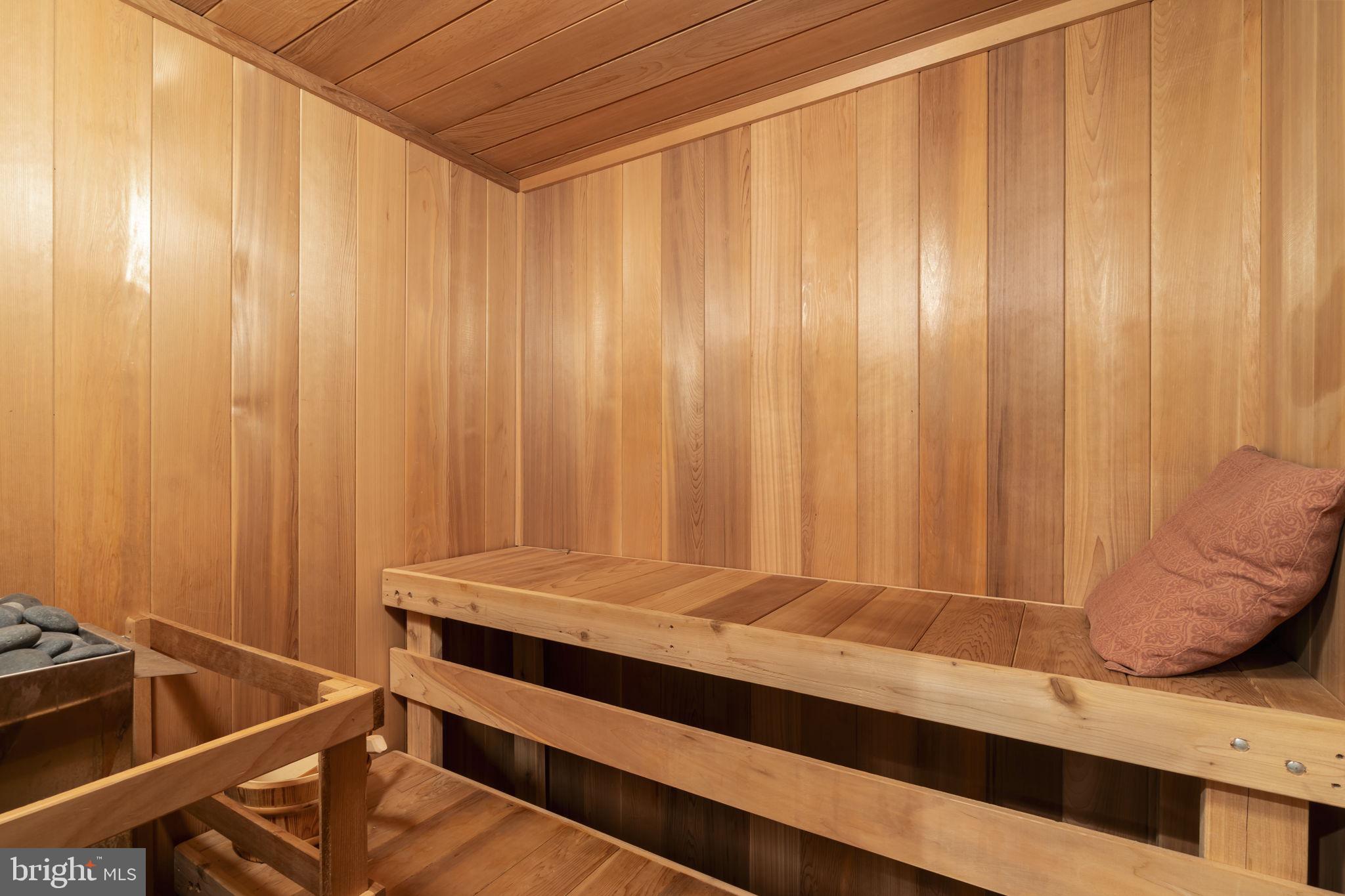 ESTATES OF COLLEGE - Residential