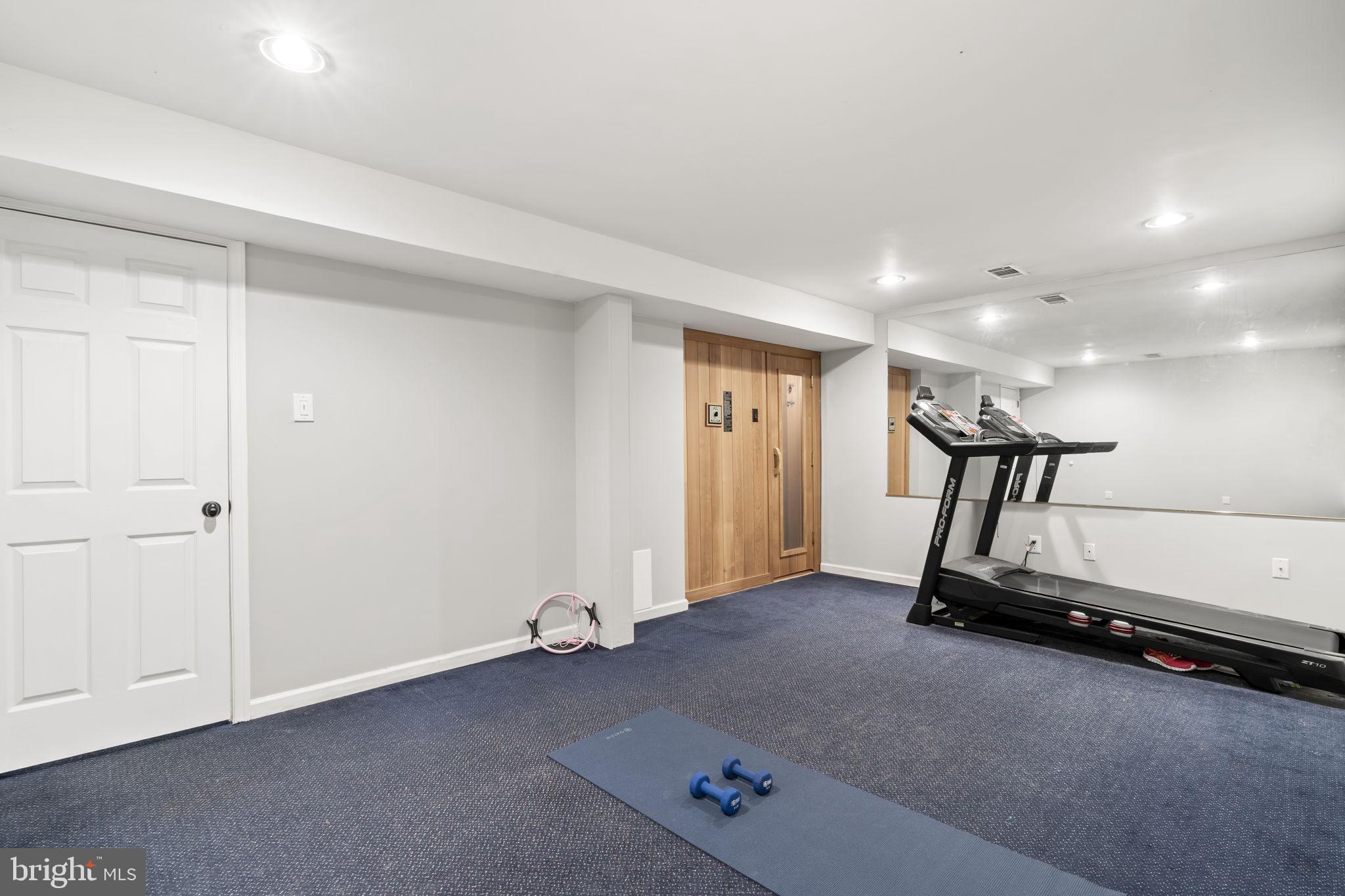 ESTATES OF COLLEGE - Residential