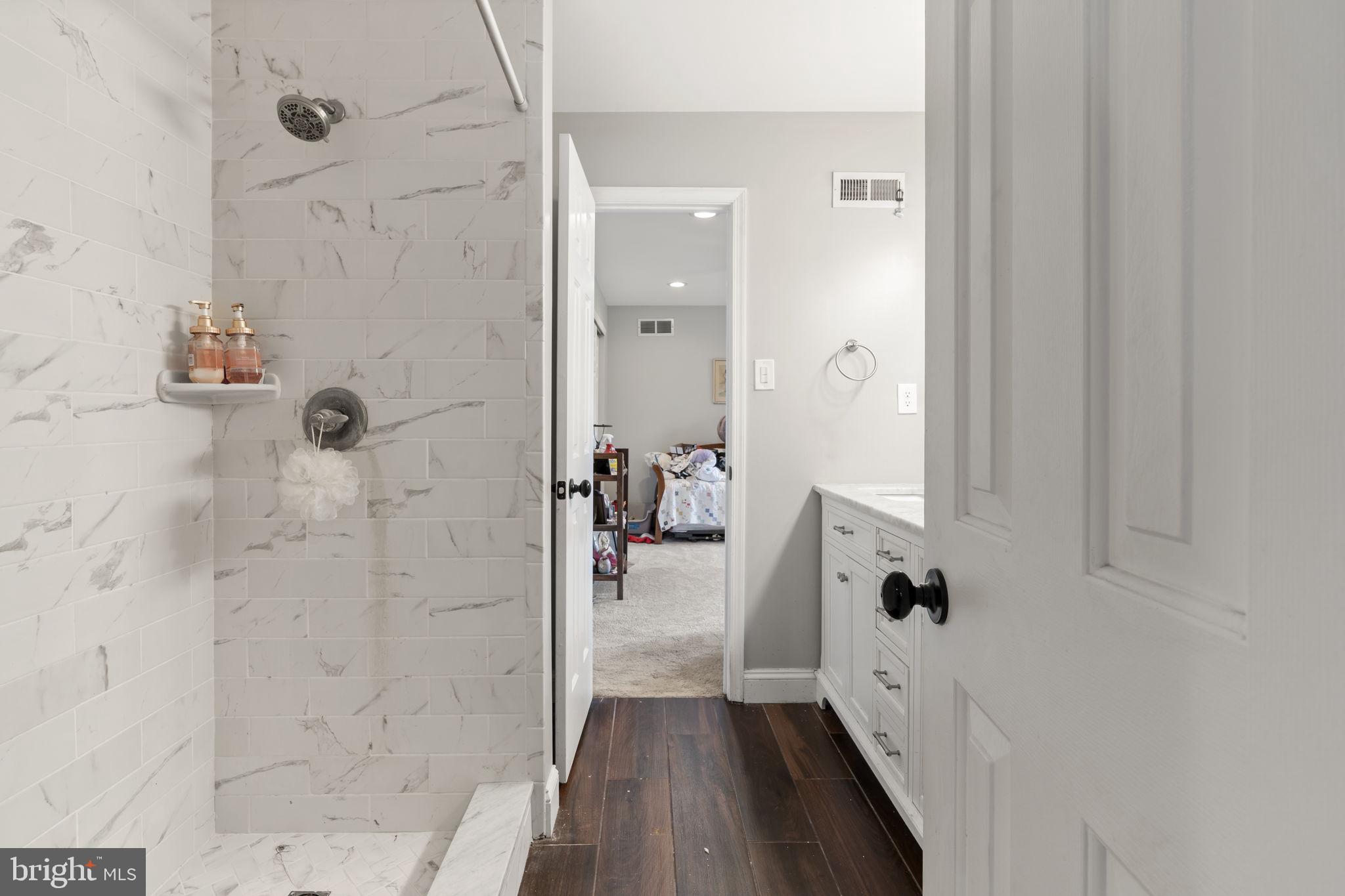 ESTATES OF COLLEGE - Residential