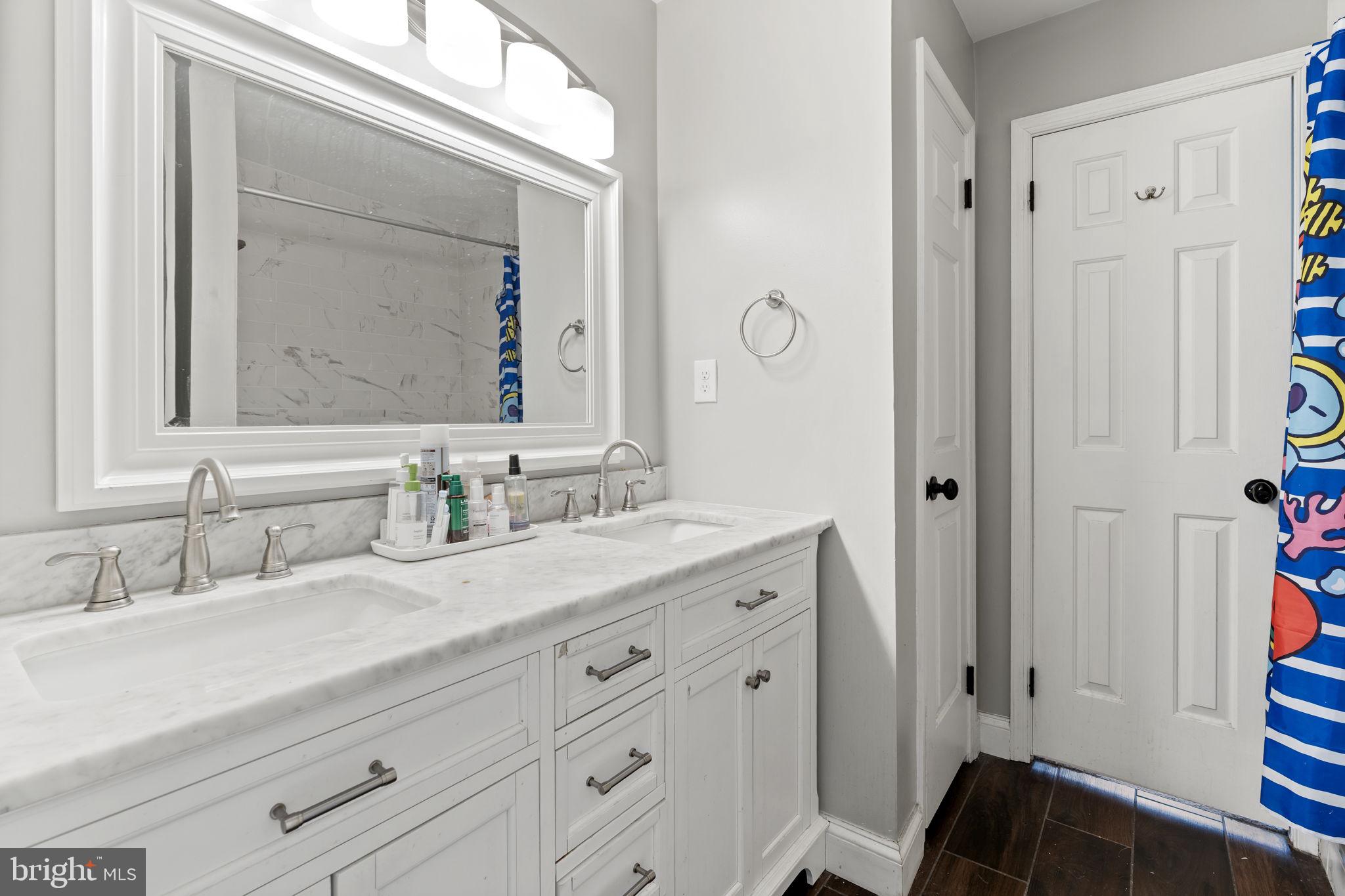 ESTATES OF COLLEGE - Residential