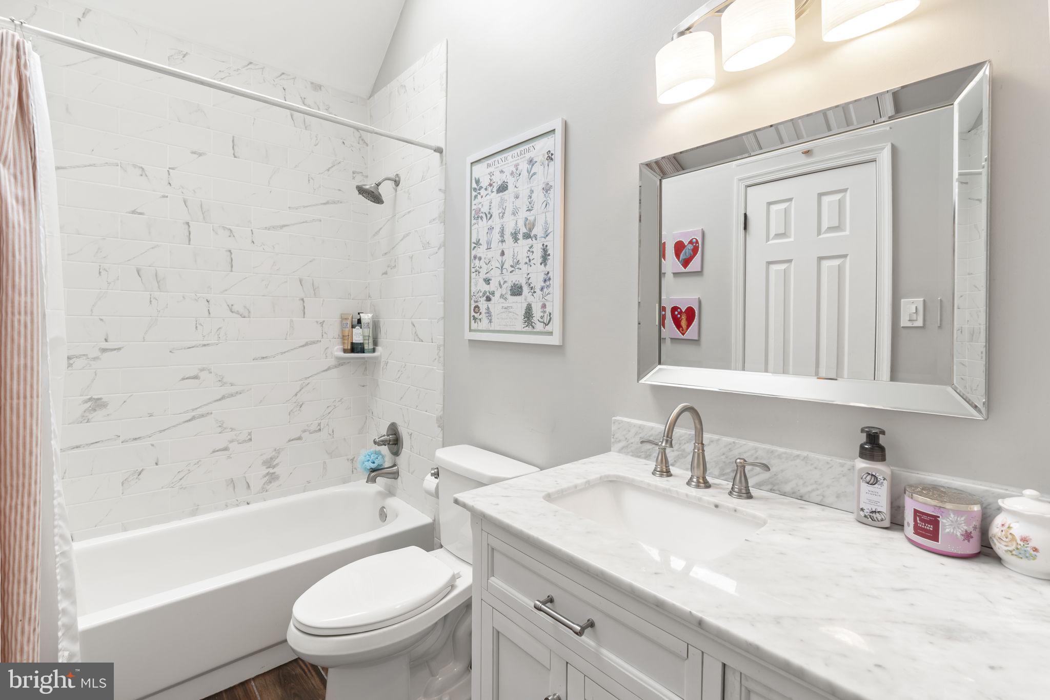 ESTATES OF COLLEGE - Residential