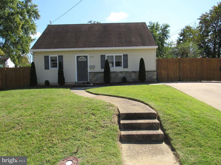 REGULAR SALE,This one is move in ready...NICE FAMILY HOME 2 LEVEL, IN GREAT LOCATION NEAR EVERYTHING. 4 BEDROOMS, 1.5 BATHS NEW COUNTERTOP AND KITCHEN CABINETS, NEW  CARPET, LARGE CONCRETE DRIVEWAY, FENCED YARD, SHED, LARGE PATIO FOR OUTDOOR ENTERTAINMENT