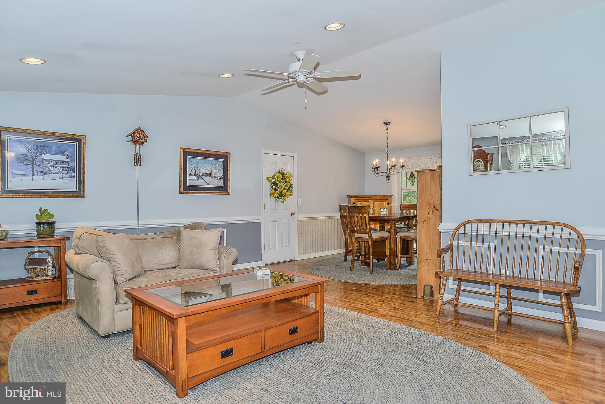 SENECA CHASE - Residential
