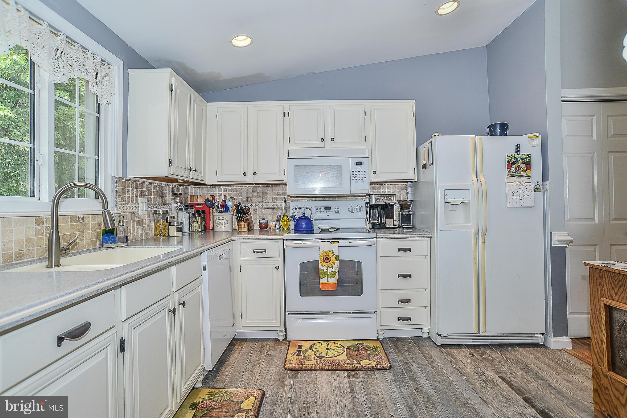 SENECA CHASE - Residential