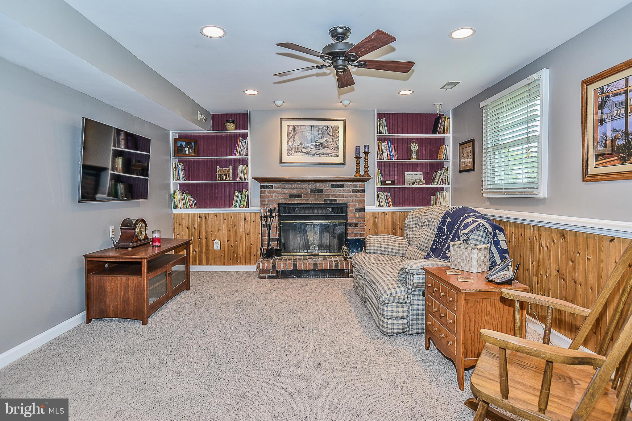 SENECA CHASE - Residential