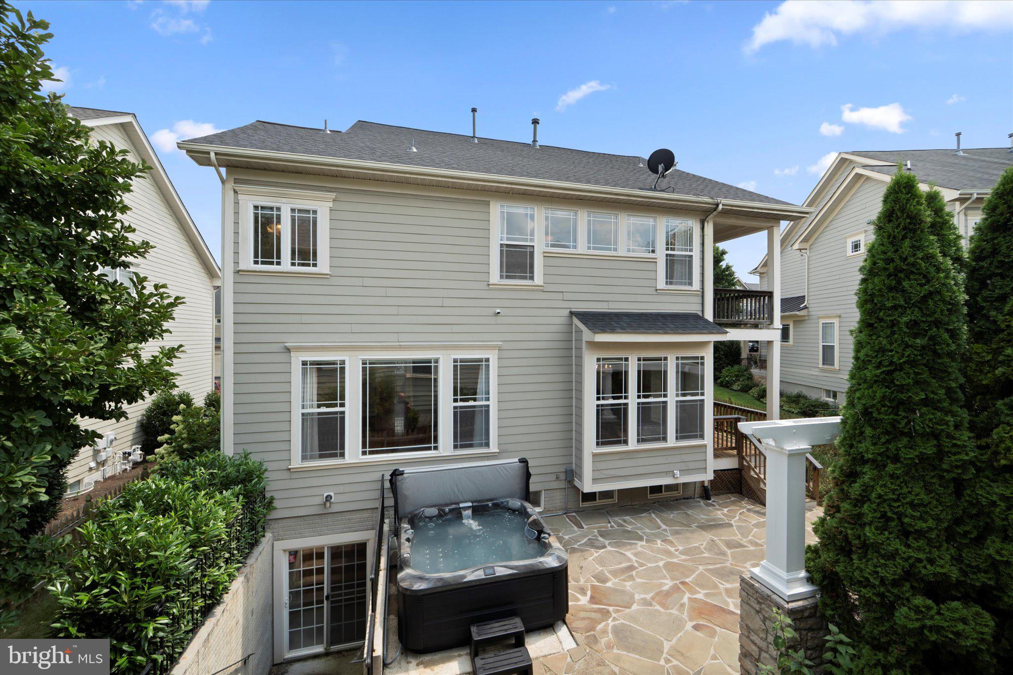 HAMLET AT LEESBURG - Residential