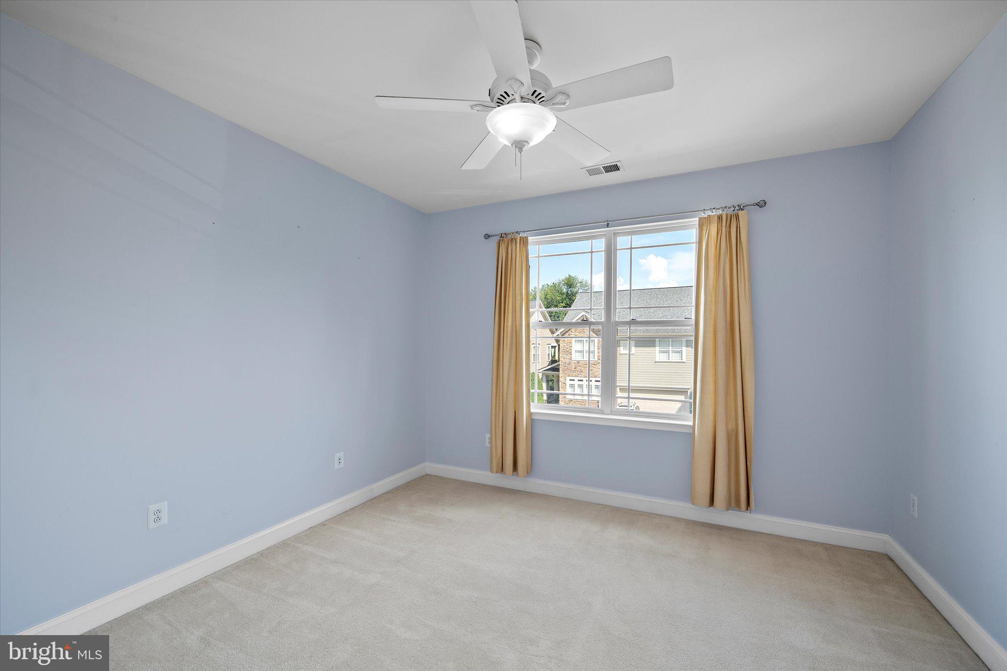 HAMLET AT LEESBURG - Residential