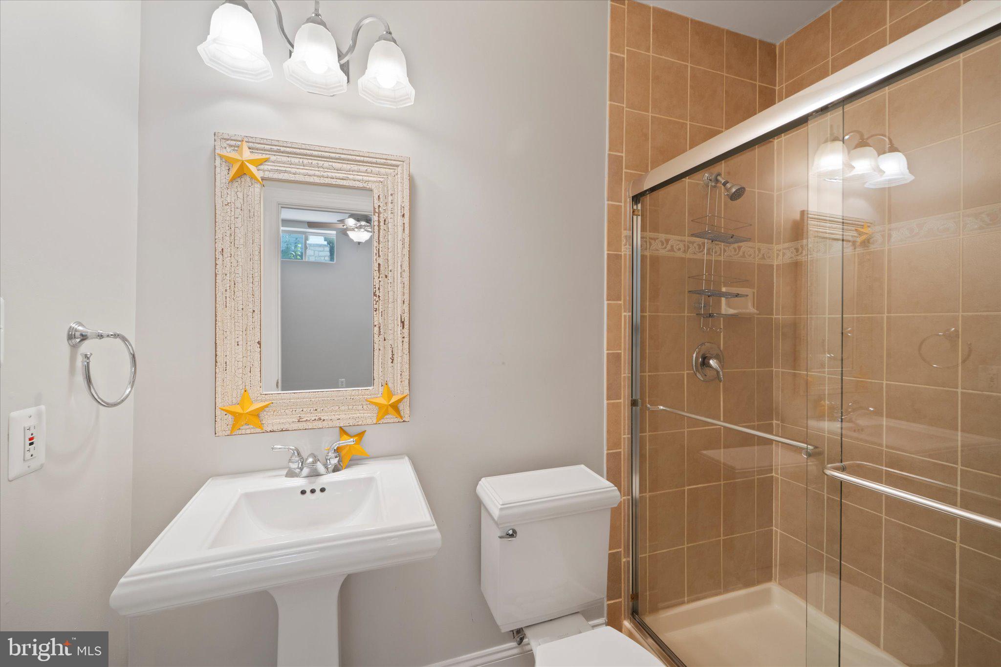 HAMLET AT LEESBURG - Residential